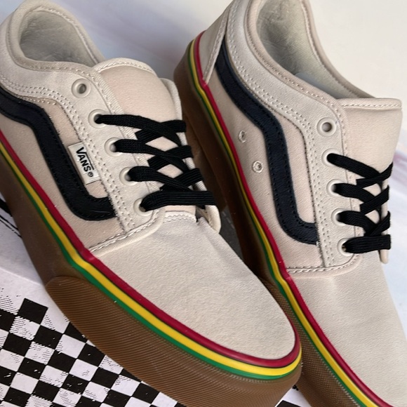 Vans WMNS Chukka Low Sid
Rasta Turtledove
VN0A5KQZDJR
Sneakers - Picture 7 of 16